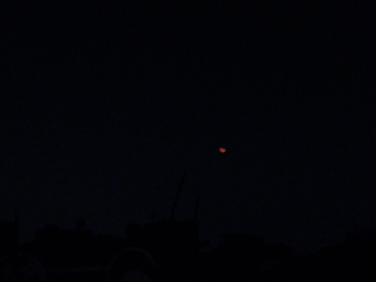 Moon tonight red spot
