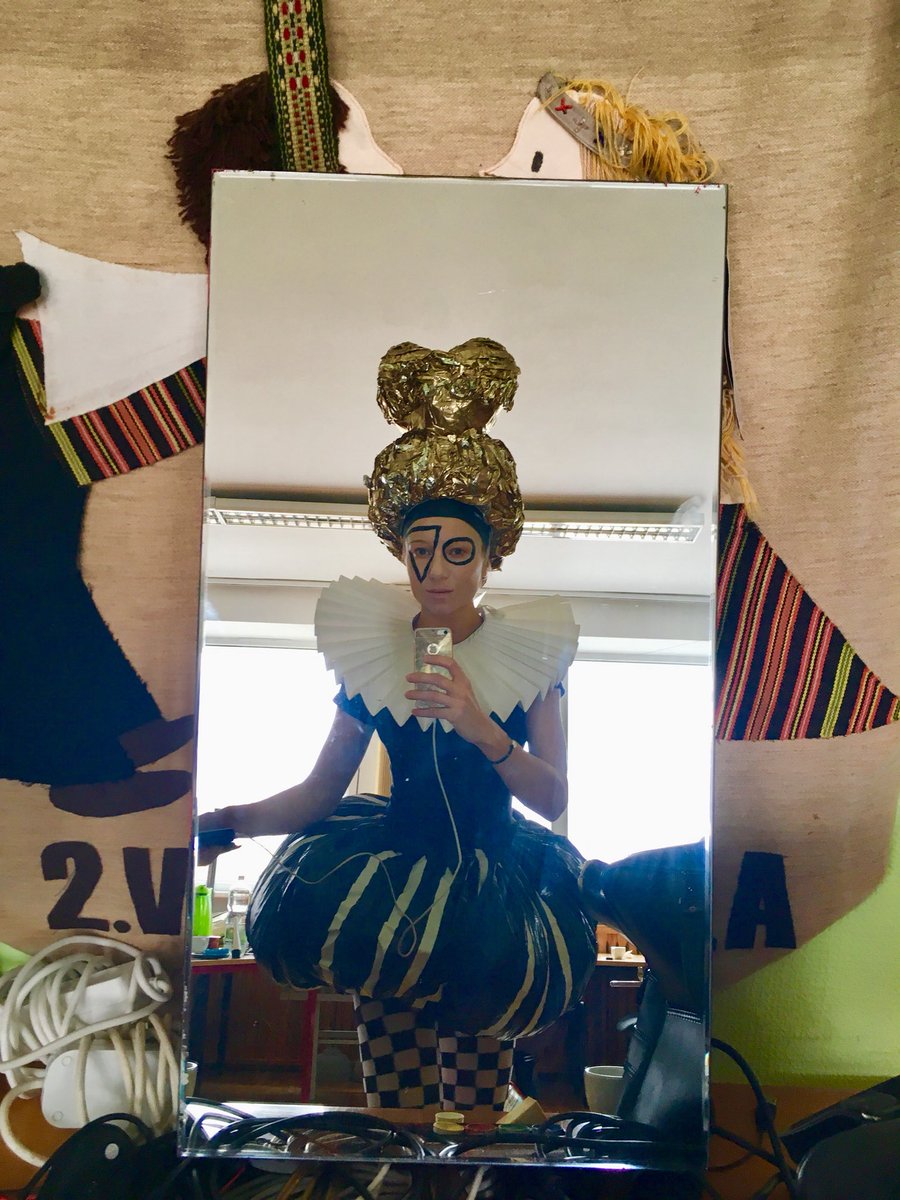 VitaBalcunaite's tweet image. Gaišs paldies, Aizkraukle! 🎭🎉

(“Ielekt” nezināmā un iepriekš neizmēģinātā izrādē? ‘Tas pa
manu adresi!’ 😁)

#izrāde #ViņšIrPliks @3MASAS #performance #before #backstage #pirmsizrādes #Aizkraukle