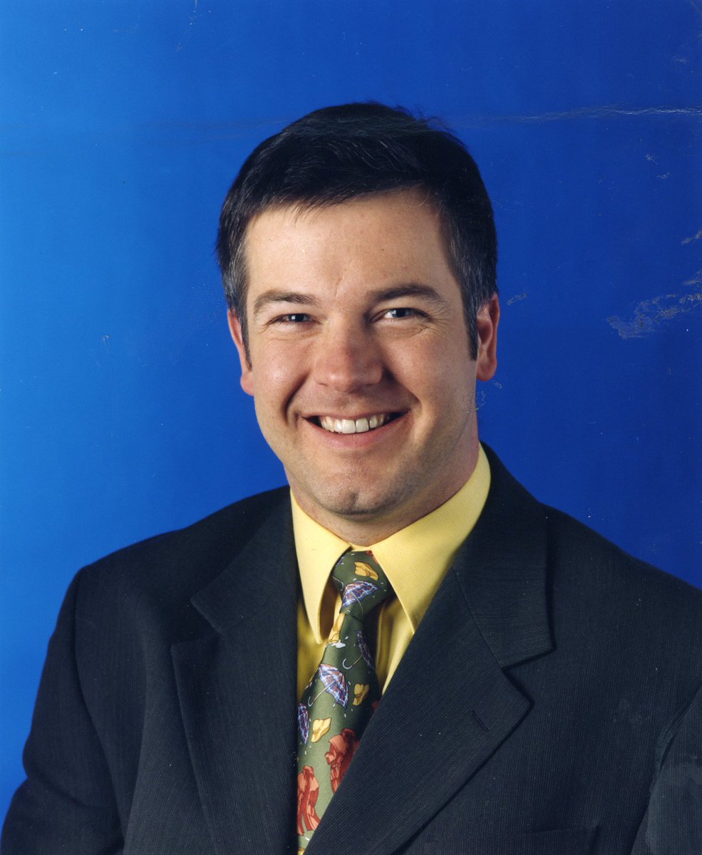 BBCRadioWales's tweet photo. 🙌 HAPPY BIRTHDAY to the one and only Derek Brockway today!!! 🎈🎈🎈

Here he is back in 1997...

#DerekTheWeather
@DerekTheWeather 
@bbcweather 
#Weather 
@MetOffice
#1990s https://t.co/tYKk8wA6vK