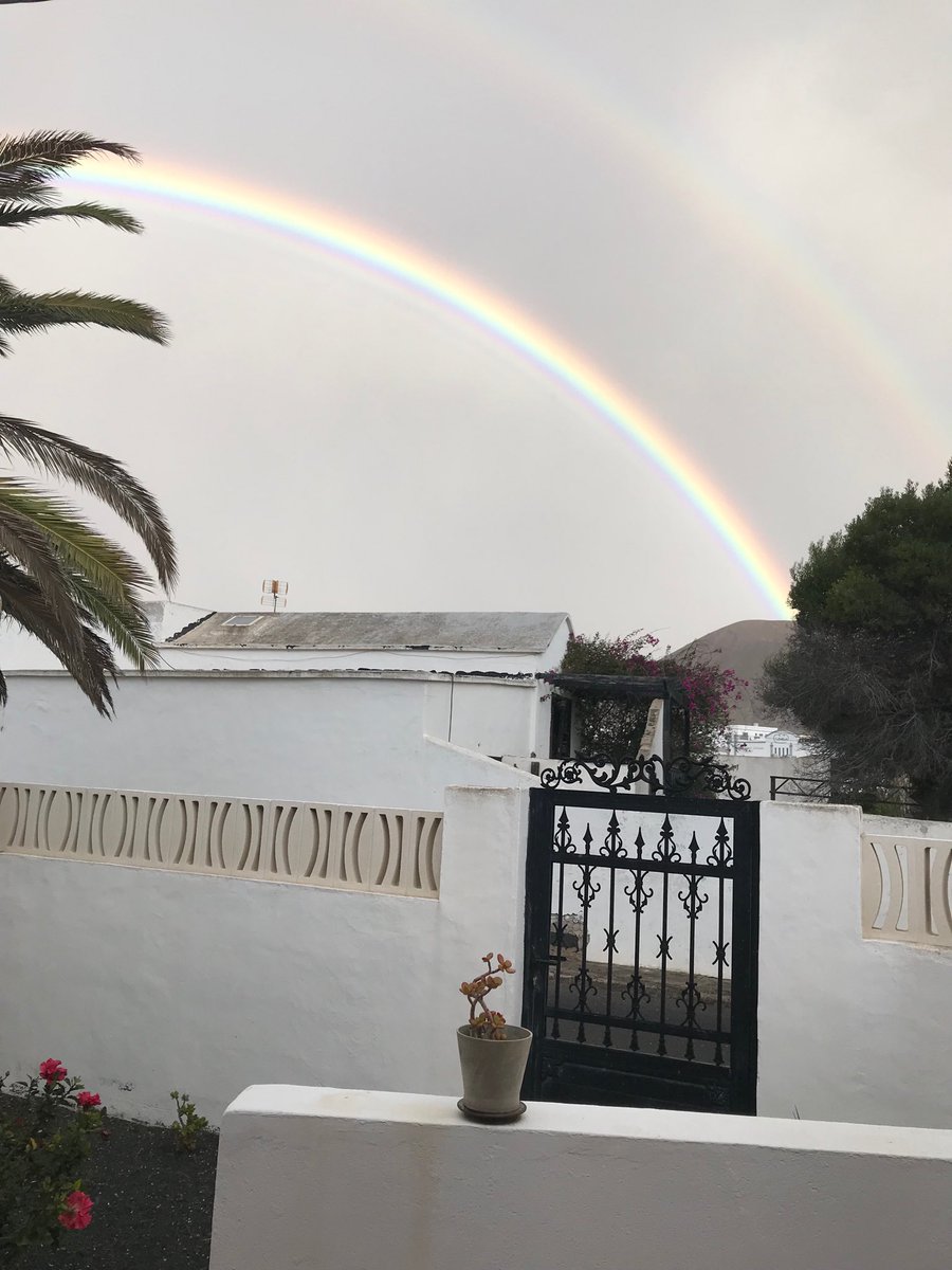 hermigin's tweet photo. Arcos iris desde mi casa https://t.co/Kf2LMHESJ4