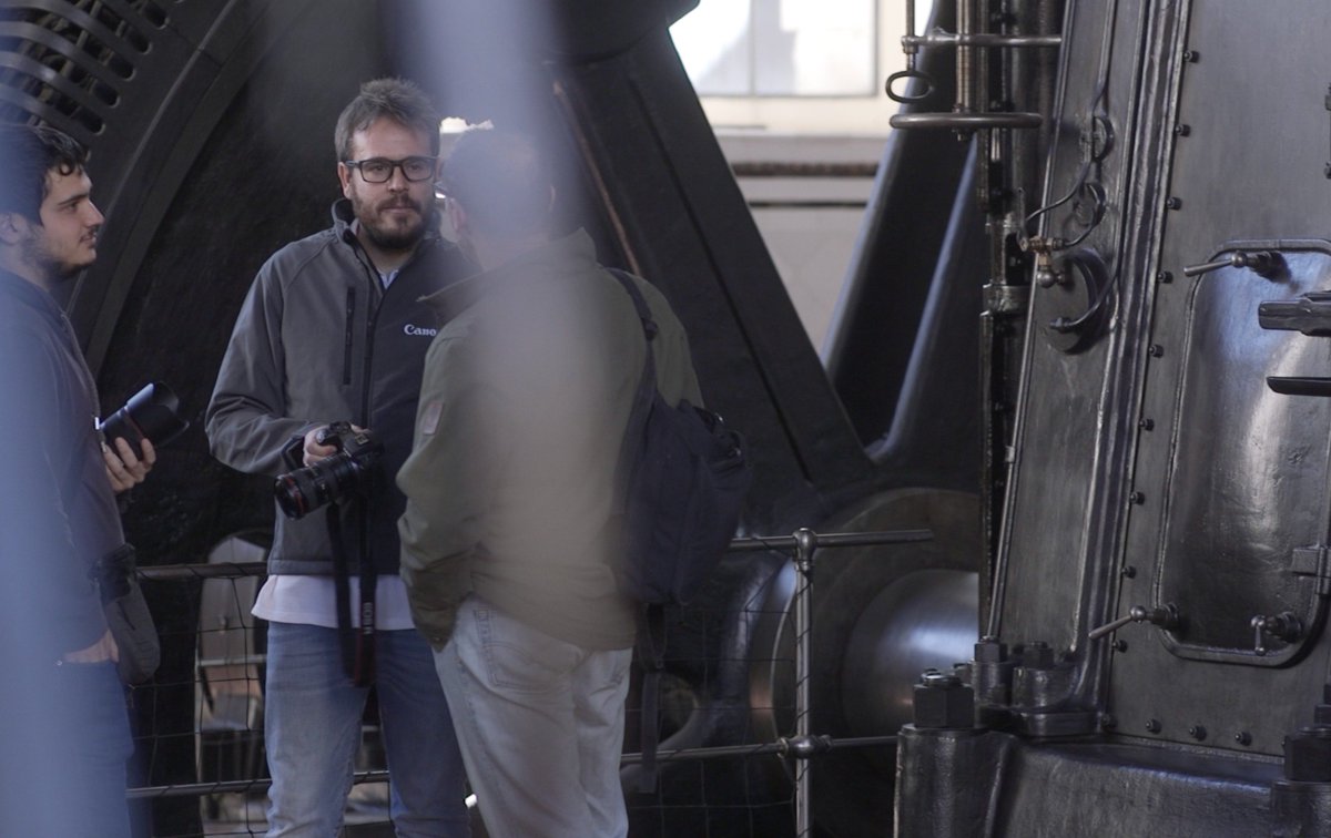 CanonEspana's tweet photo. Así ha sido la parada del #EOSRTour en la Nave de Motores de Madrid con @Fotoboom_ , una experiencia única donde los asistentes han podido probar la nueva cámara EOS R. Consulta las próximas fechas y lugares y apúntate a nuestro EOS R Tour aquí: https://t.co/sIvmaibQxl https://t.co/5M5Arflvtw