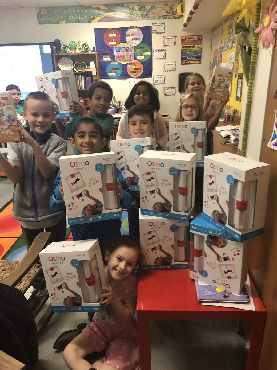 Lindsay Little tweet media