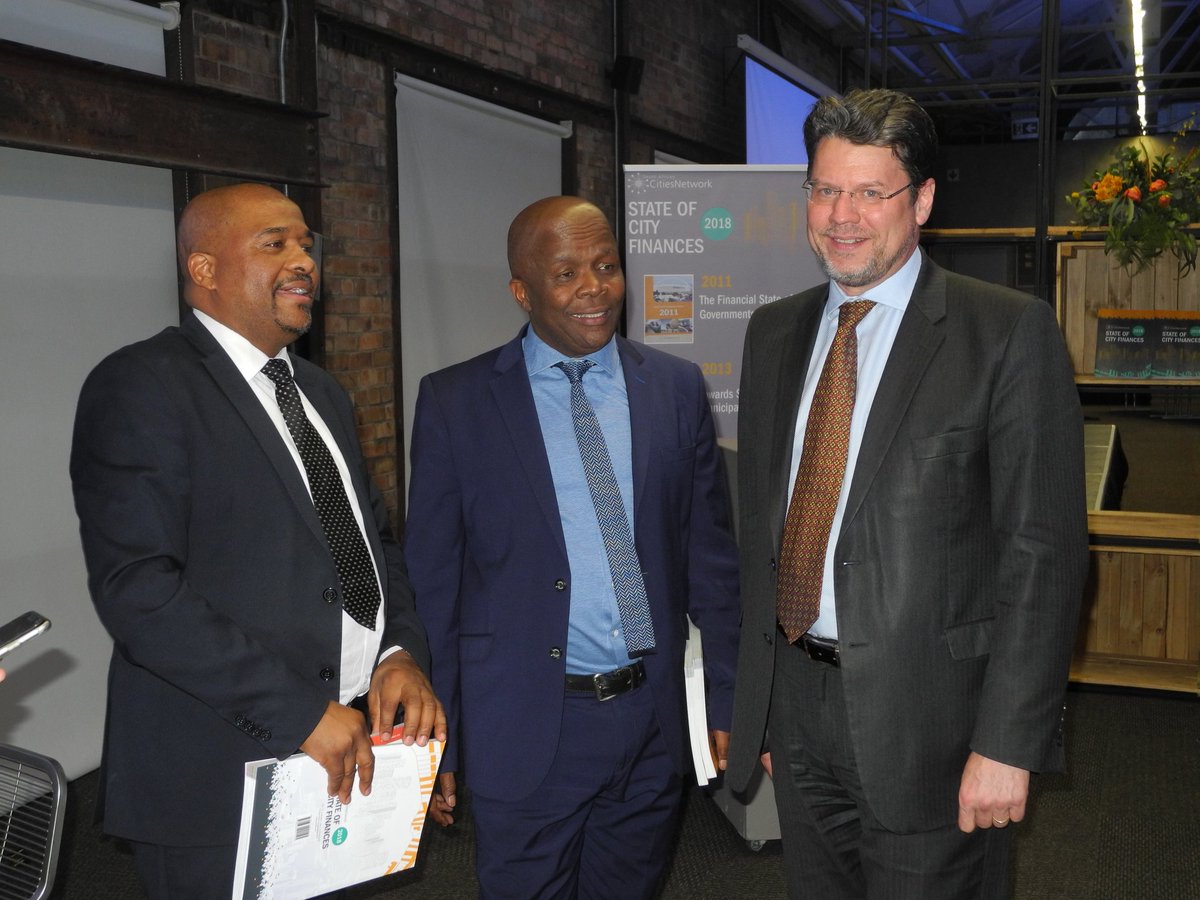 NationalCoGTA's tweet photo. Deputy Ministers of @NationalCoGTA and @TreasuryRSA Andries Nel and Mondli Gungubele as well as CEOs of @SALGA_Gov and @SACitiesNetwork Xolile George and Sithole Mbanga; DDG Malijeng Ngqaleni and Shiva Makotoko at the launch of the State of City Finances Report #SoCF2018 #IUDF https://t.co/777MTi6wlQ