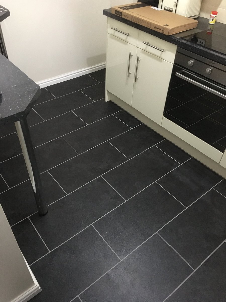 <a href="/TLClvt/">TLC LuxuryVinylTile</a> from <a href="/LGSflooring/">LGS</a> installed onto <a href="/FBallUK/">F. Ball and Co. Ltd.</a> P141 primer, Stopgap 300 with F49 hybrid adhesive 👍🏽💪🏽