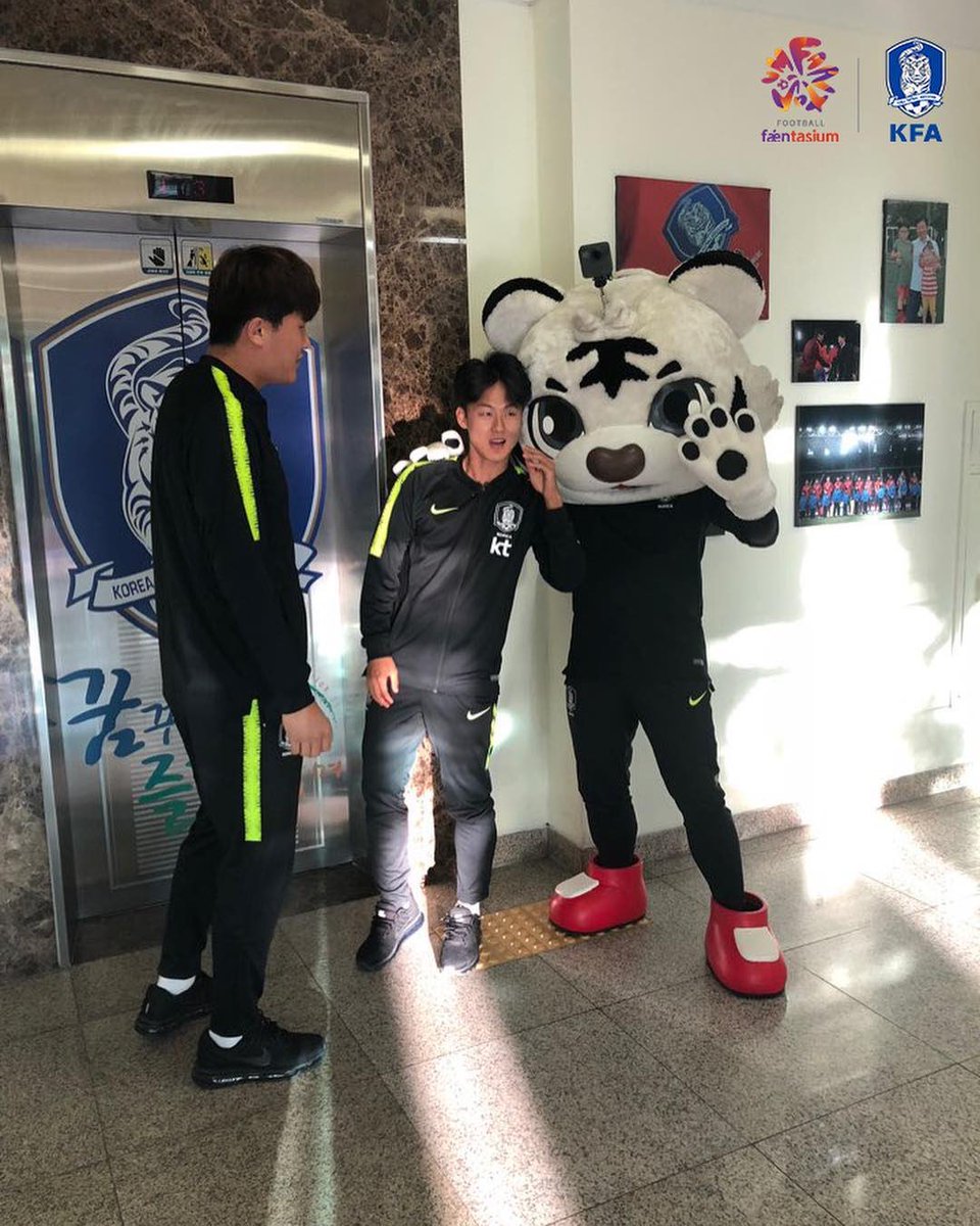980106_SW's tweet photo. 181029 풋볼팬타지움 인스타그램 #이승우

🔗 https://t.co/HKpW3NtSFR https://t.co/iVZ1VNoSAJ
