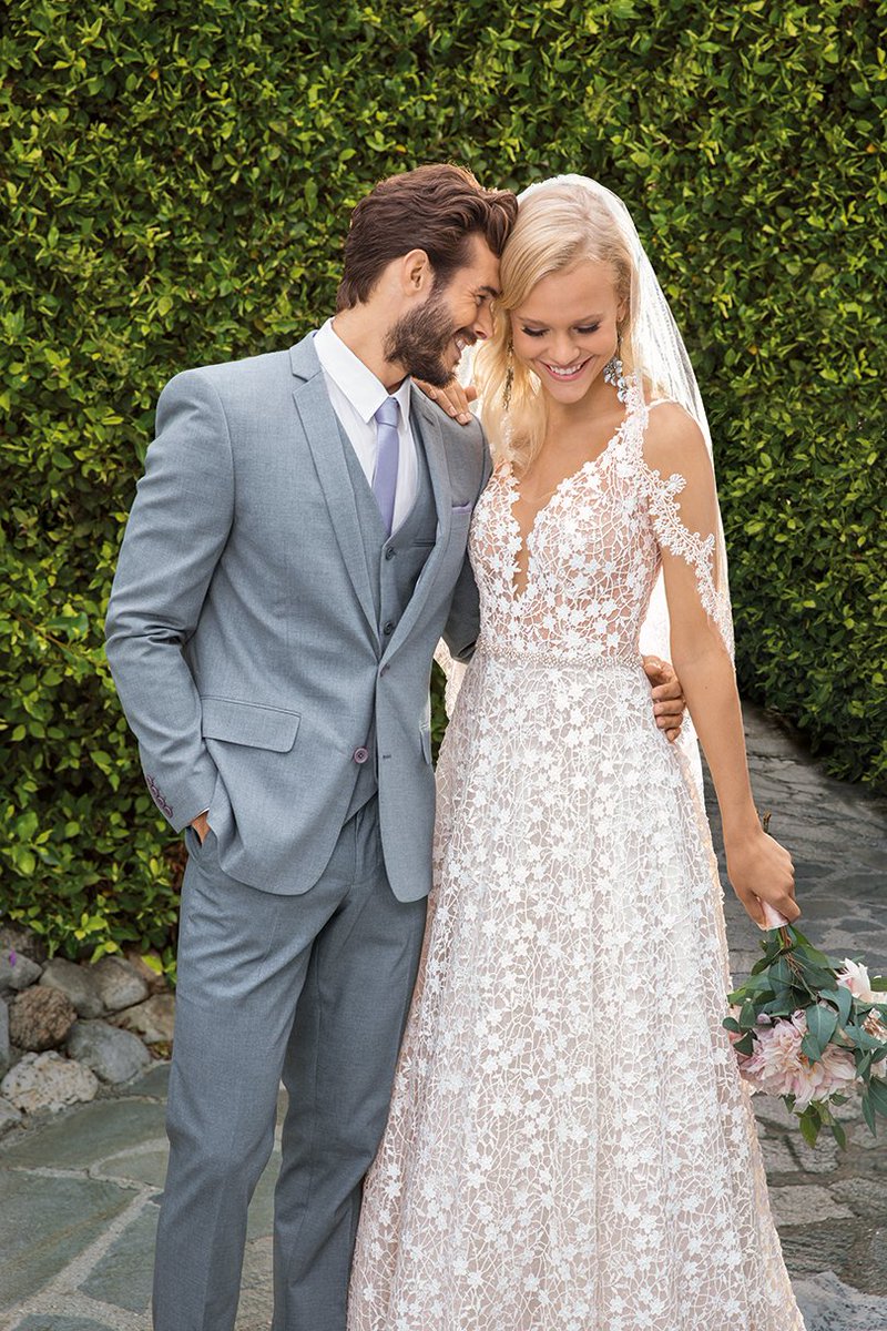 🌿 The SPRING 2019 collection is FINALLY HERE! 🌿 Click bit.ly/CasaS19 to view our brand NEW “A Hillside Fairytale” collection! 💫 We’re SO excited to share these 21 gorgeous designs with you! 💚 Try them on at a retailer near you!