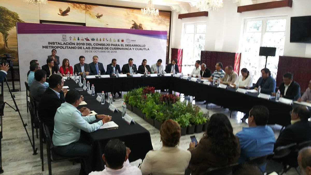 HuitzilacMor's tweet photo. Instalación 2018 del Consejo para el Desarrollo Metropolitano Asiste @cuauhtemocb10 , @Gilalcala , @ConstantinoMK y Presdientes Municipales de Cuernavaca, Temixco, Xochitepec, Juitepec, Emiliano Zapata y Huitzilac https://t.co/uFNwkAicHy