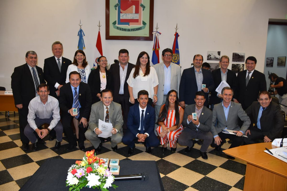 SanchezManuelFR's tweet photo. #Hoy participamos del #FIMPER esperando que el trabajo vaya más allá de ambos cuerpos legislativos, de #Posadas y #Encarnación, para que permita avanzar en decisiones de fondo sobre la integración, porque en la unidad de nuestros pueblos está el verdadero crecimiento #BuenLunes https://t.co/NsroLqibEk