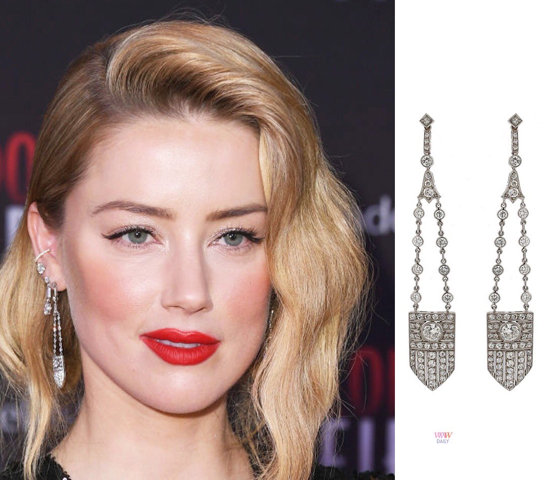 wwwjewelsdaily's tweet photo. Deco decadence courtesy of #amberheard at the L.A. premiere of #Londonfields 
https://t.co/GUulTy9x01 https://t.co/LJm4iUSe5s