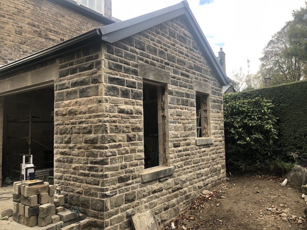 mickybricky1's tweet photo. Scaffolding down now big push on internals #sheffield #Sheffieldissuper #sheffbiz #UKSmallBiz #sheffbizhour #ukbizhour #quality #sheffieldbuilder #atsopro #ATSocialMedia #wepromotesheffield #Yorkshireis #barnsleyisbrill #stonework #coursedstone #kitchenextension #homeextension https://t.co/lM3hfol0Px