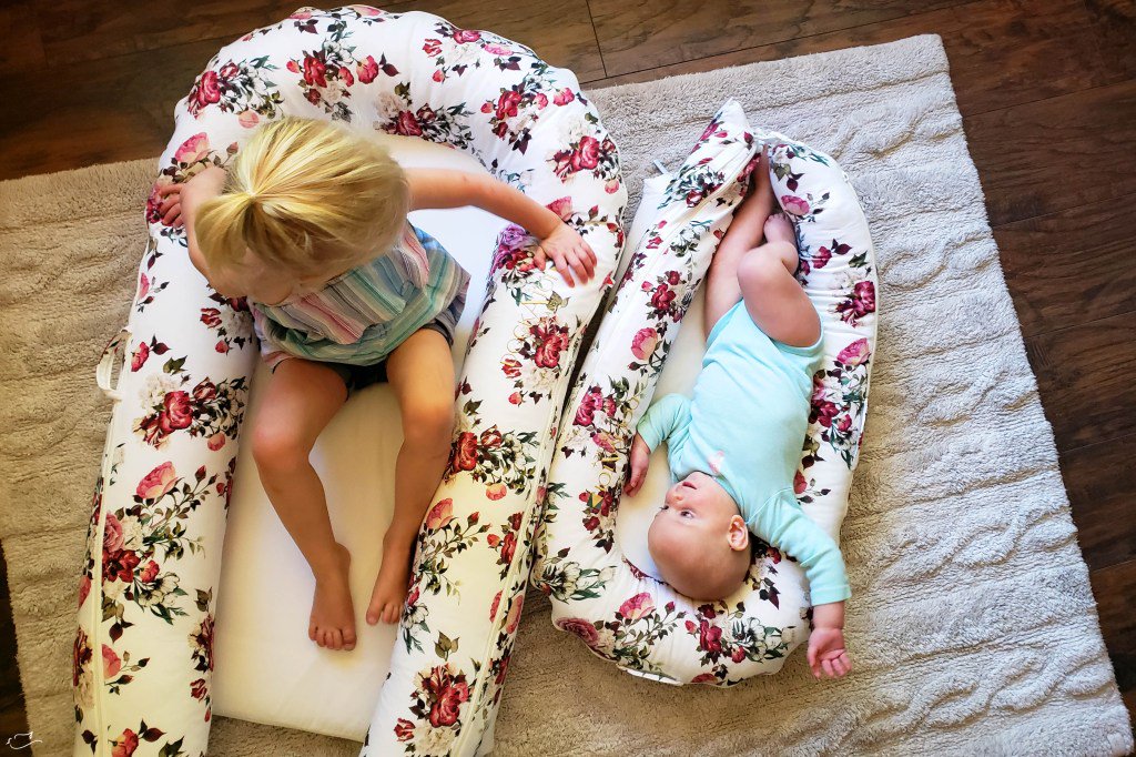 LittleDove_blog's tweet photo. AD| Encouraging sibling bonding with @dockatot #momlife #dockatot https://t.co/7sRyB2BbVs https://t.co/lCztAXN6C7