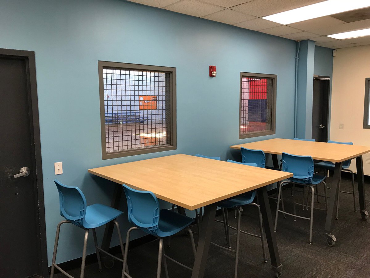 bgcghouston's tweet photo. Thanks @TrueValue for donating paint to help us provide the best facilities for our youth! Check out the before and after photos of our Clubs thanks to #TrueValueFoundation. #TrueValueofYouth @BGCA_Clubs https://t.co/cJXJZ1tle4
