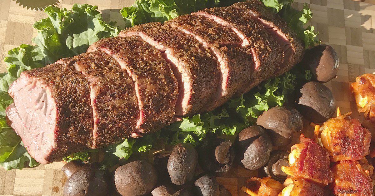 Our competition pitmaster @seriousque will show you how to select the right cut of meat for the Joe with these helpful tips. ow.ly/W5wS30mpTo7