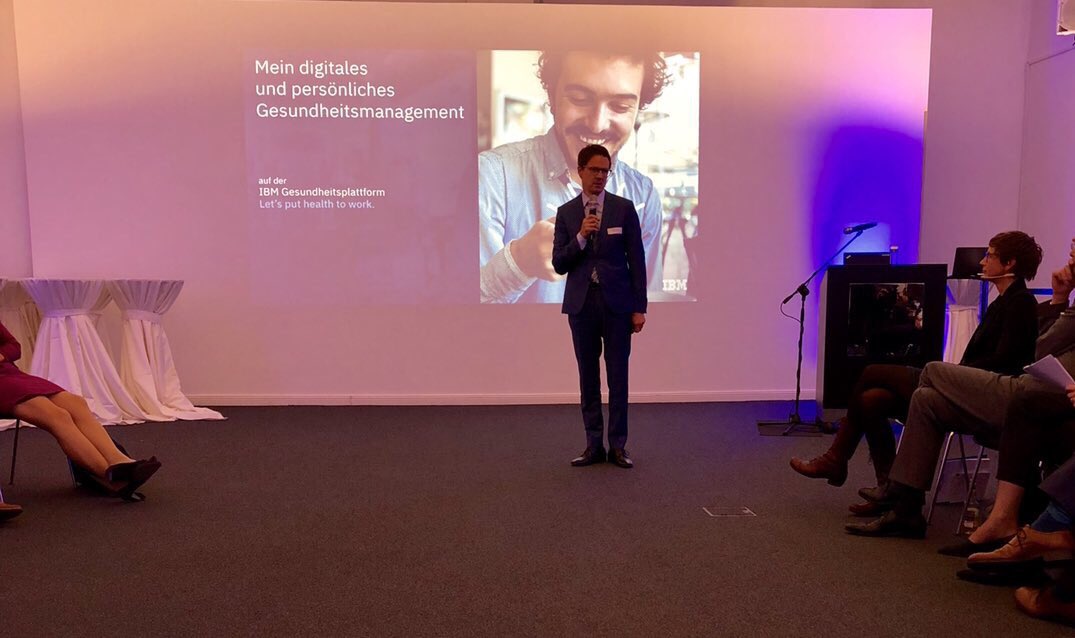 Input von Ronald Fritz von #ibm⁠ ⁠ zum Thema Gesundheitsmanagement. Wie kann der/die Patient_in die eigenen Daten sicher und übersichtlich verwalten? #Bremengoesdigital