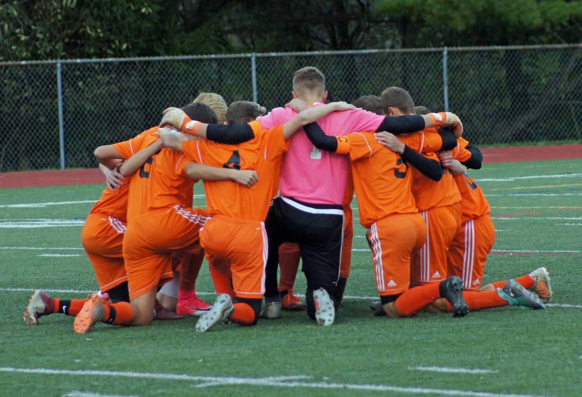 shsboyssoccer_'s tweet photo. Gameday. The Dynamos face undefeated #1 Avonworth tonight at Mars. Kickoff is at 6pm. The winner advances to the WPIAL Championship at Highmark Stadium. It’s time to defy the odds. Believe in the underdog. #ItsTimeToBringOneHome #RefuseToLose #BeatAvonworth https://t.co/KqFiLukTAv