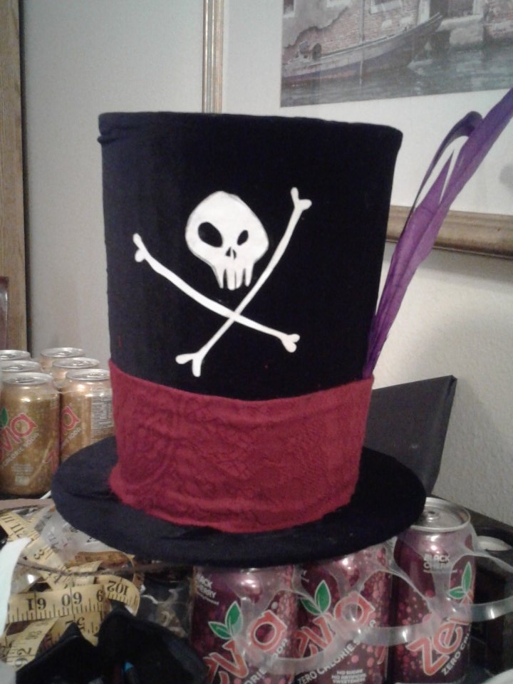 InfiniLoki's tweet photo. My costume is almost done! https://t.co/q69g1rdVex
