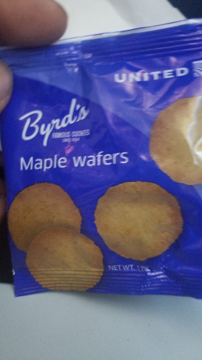 Brucewaynebrady's tweet photo. Got these on the plane. Must be #MapleMonday #MapleCon https://t.co/CDnfDqxsVG
