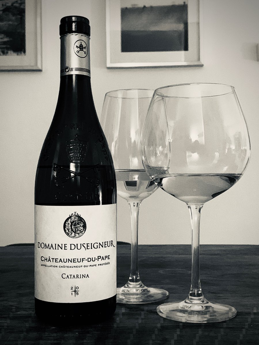 I’m rare! It’s difficult to find me!
I am Châteauneuf-du-Pape Catarina Blanc 2015 - <a href="/bduseigneur/">Bernard Duseigneur</a> <a href="/DuseigneurWines/">Domaine Duseigneur</a> 
I come from Châteauneuf-du-Pape
I am made from 100% Clairette
I am organic and hand-picked
You will find my younger friend at mijnwijnplein.nl/nl/dom-duseign…