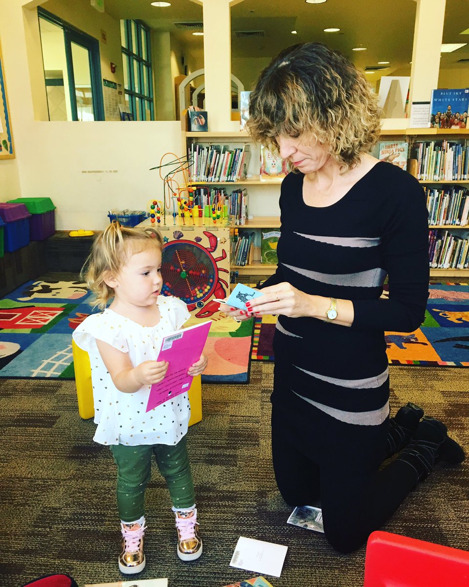 MeganPanatier's tweet image. Zines! @BaldwinHills 46/72 #LAPLZineLibrary