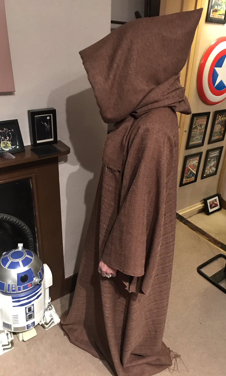 Two Jawas off to their forever home in Spain. #jawa #jawacostume #starwars #starwarscosplay #cosplaycommission #handmade