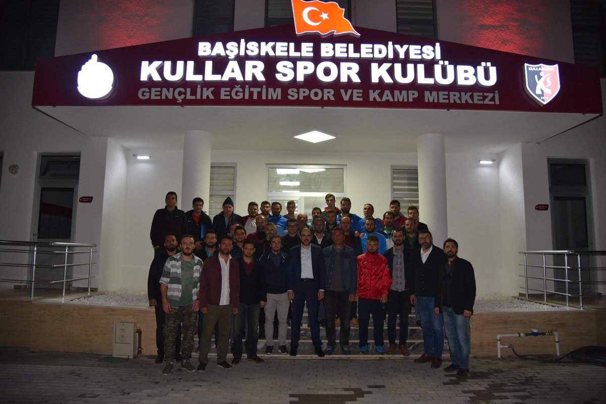 Başiskele Belediyesi #Güzelİşler (@basiskelebel) on Twitter photo Yakın zamanda tesislerinin açılışını yaptığımız, Kullar Spor yönetimi ve sporcuları ile Başkanımız <a href="/huseyinayaz041/">Hüseyin Ayaz</a> spor tesislerinde bir araya geldi. Sohbet edip isteklerini dinledi, ilçemize yapılacak olan projeleri anlattı.
#GeleceğiKuruyoruz Yakın zamanda tesislerinin açılışını yaptığımız, Kullar Spor yönetimi ve sporcuları ile Başkanımız <a href="/huseyinayaz041/">Hüseyin Ayaz</a> spor tesislerinde bir araya geldi. Sohbet edip isteklerini dinledi, ilçemize yapılacak olan projeleri anlattı.
#GeleceğiKuruyoruz