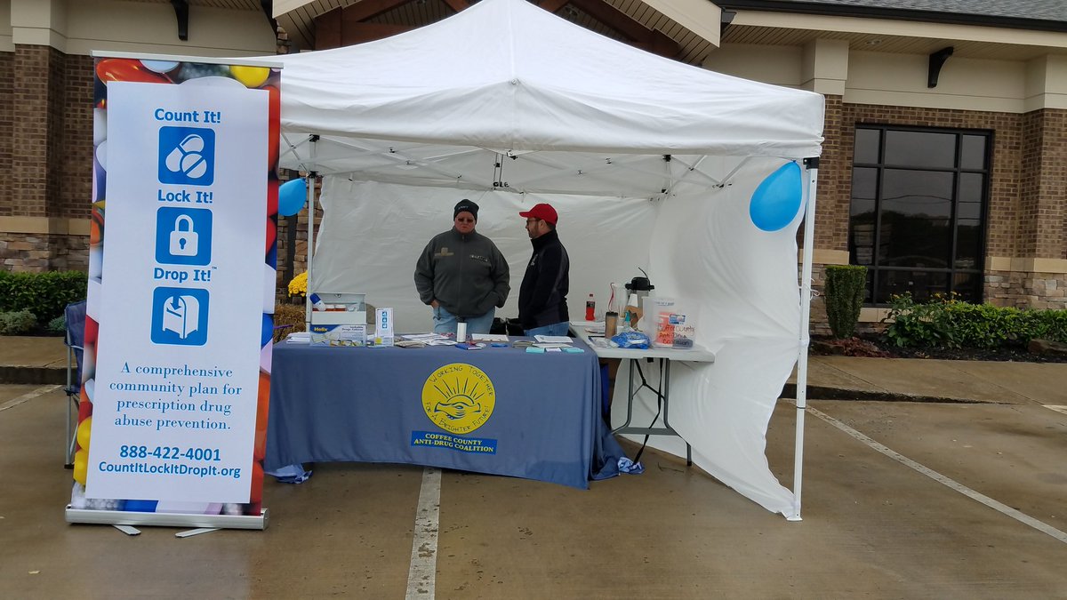 ccantidrug's tweet photo. Sharing a few photos of the Drug Take Back event Saturday. What a successful (cold) day we all had! Special thanks to everyone for their time and participation. We appreciate each and everyone of you! 
#CountItLockItDropIt 
#DrugTakeBack2018 https://t.co/TulDrfTkWR