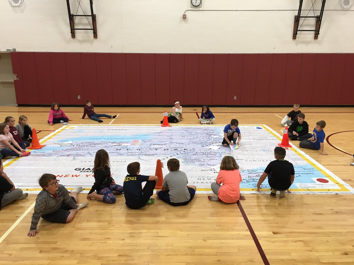 4th grade @StockValleyCSD used the Giant Map of NYS to showcase their table tents of famous places, people, and events after hearings and researching “E is for Empire” by Ann Burg. #researchisthereason #WeAreSVCS @mobocesmedia @MOBOCES1 @NatGeo