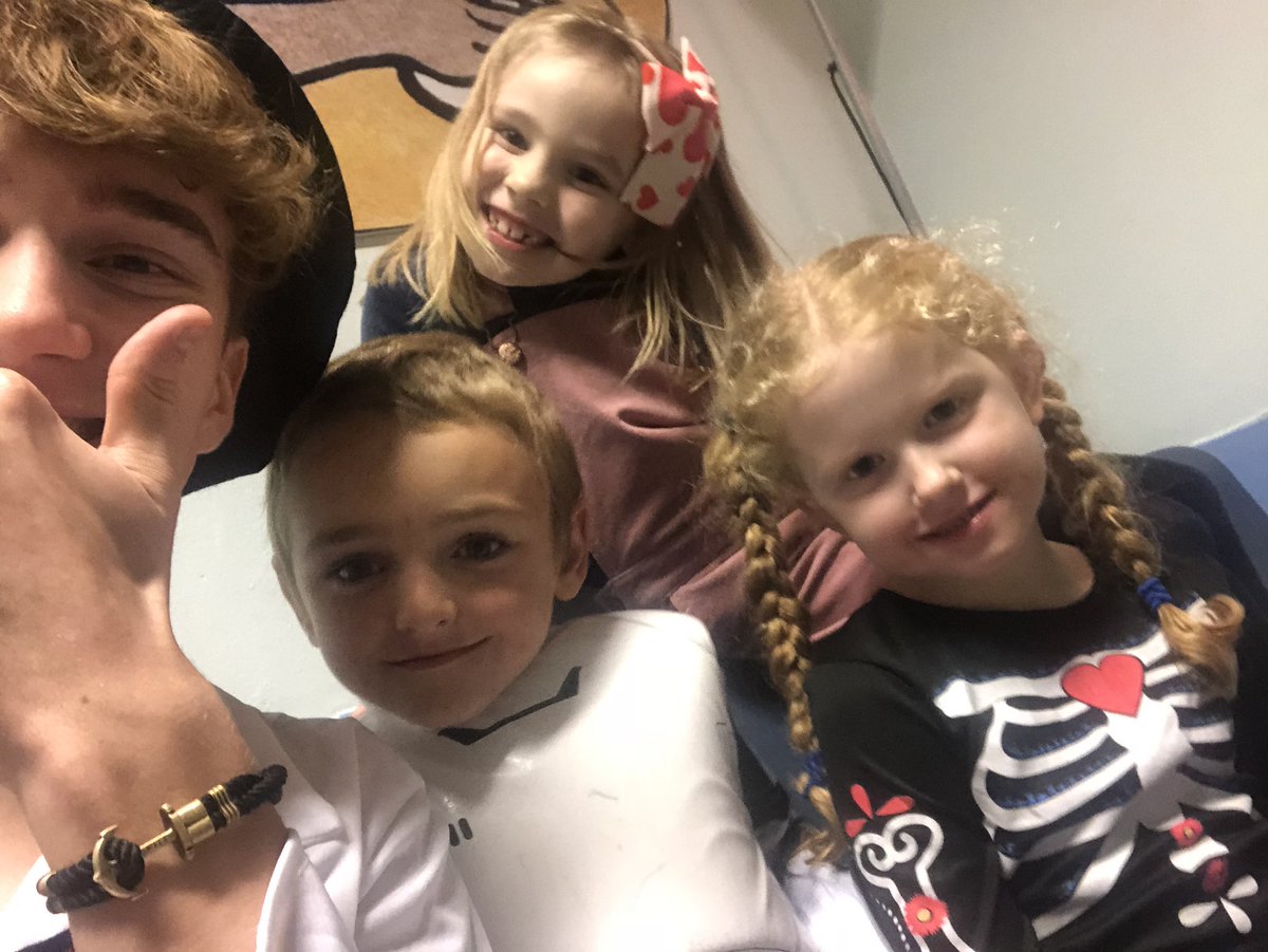 EACarers's tweet photo. Young Carers Halloween Party for our scary Monday Group!! Fun filled night with all our spooky Young Carers.💀 https://t.co/xTyMAhRUIe