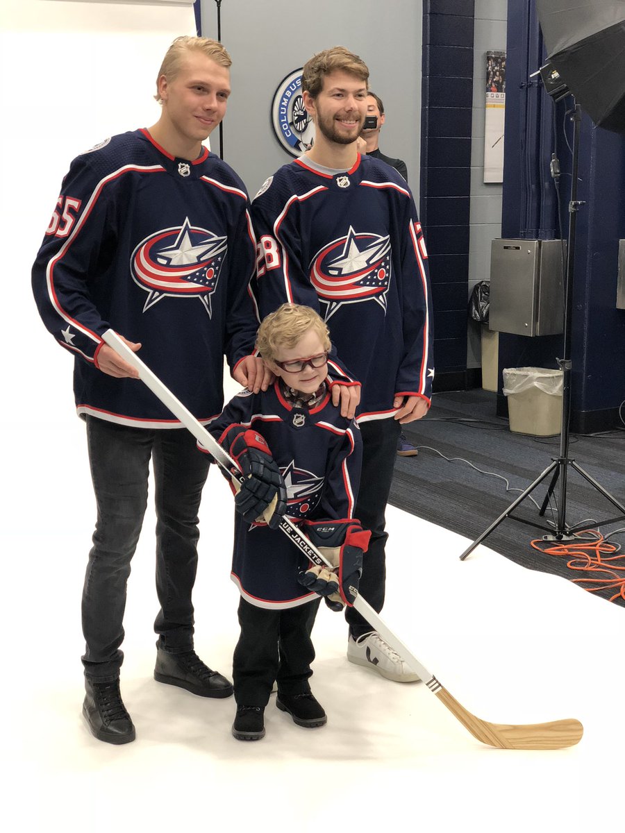 DMaetzMedia's tweet photo. One of the most special days of the #CBJ season: #FlashesofHope photo shoot day. https://t.co/f3AKCCfnbr