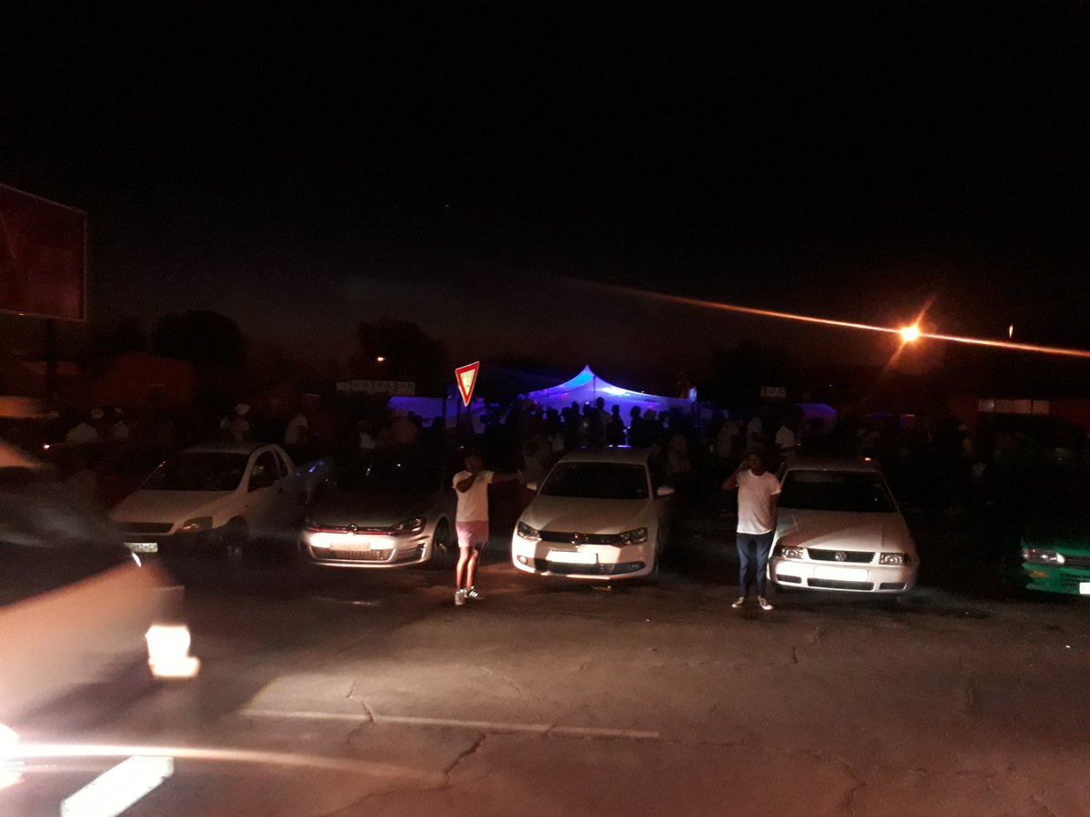 lloyd_bafana's tweet photo. London car wash mohlakeng brings u another pick at wat went down https://t.co/WT50FiiRLS