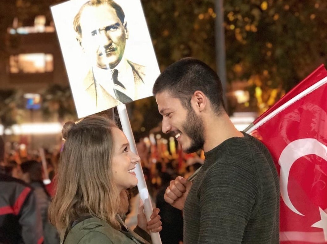 liefgratis's tweet photo. Fotoğrafın güzelliği ağlattı... 💜 https://t.co/J8Byj4ePae