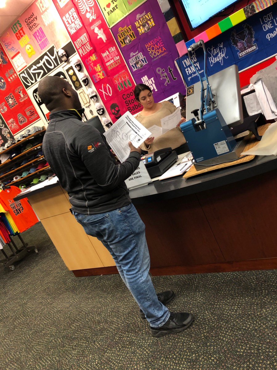 IPantirer's tweet photo. Team POG out there fishing for new @wl_byoung , @SprintLana https://t.co/9a4ePdJnqz