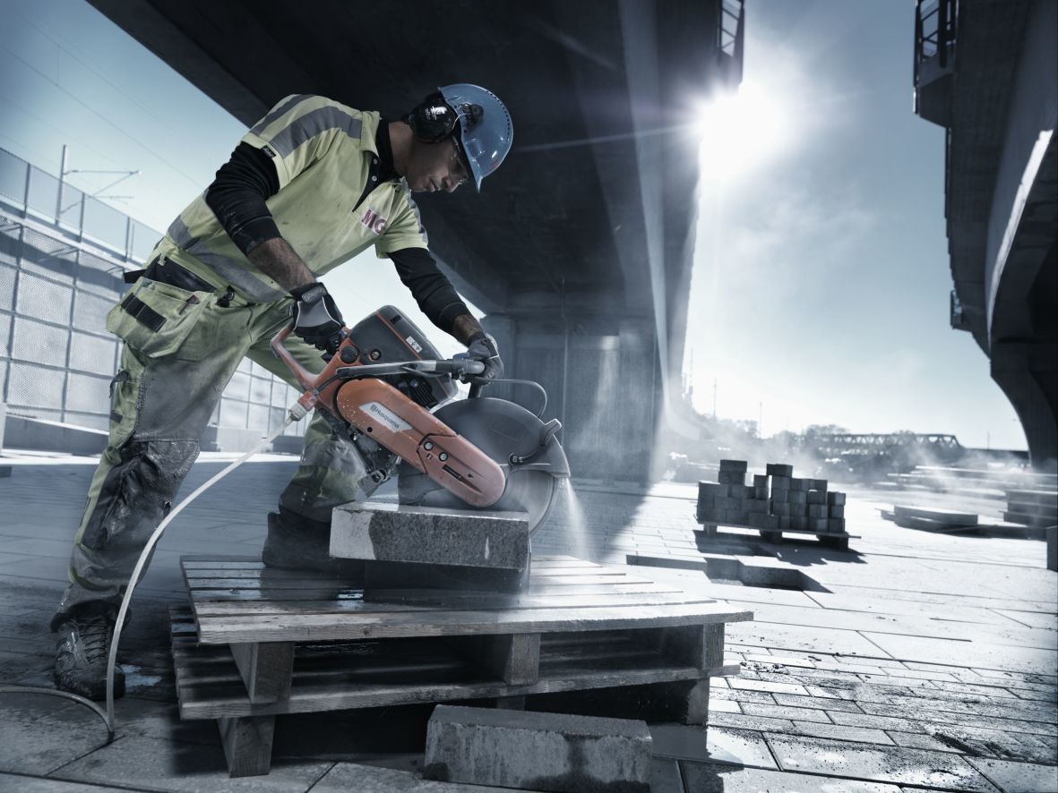 ProCreteInc's tweet image. Handheld cutting? ProCrete Resources Inc. has you covered. pbxx.it/NuHPQa