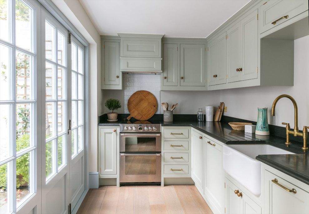 homearttile's tweet photo. Small Traditional #Kitchen Ideas: Bespoke hand-made galley indoor and outdoor kitchen. Isn't it lovely?

Find more ideas at https://t.co/UOGW8w0XGm

#Design by Lisette Voute Designs

#smallkitchenwonders #smallkitchendesign #smallkitchenideas #smallkitchensolutions #smallkitchen https://t.co/0nKAO147Qf