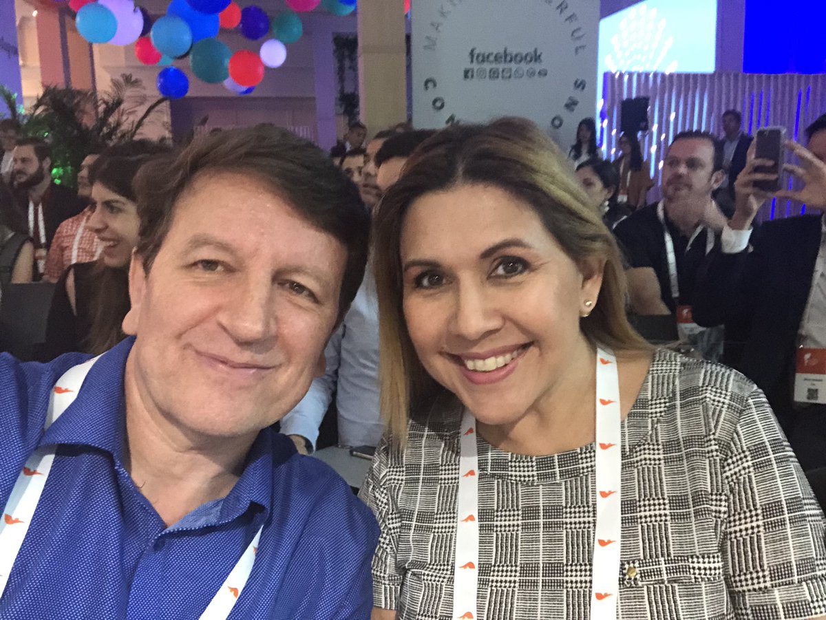 jpiedrahita's tweet photo. Con nuestros buenos amigos, amigas, lectoras y lectores, fans, seguidores Latam, y nuestra muy querida colaboradora y franquiciada de #FOARD FOA Rep Dominicana, @yesselylopez, hoy lunes en este @FestivalOfMedia Latam edition,  #FOMLA18, Miami. https://t.co/GozknuFdsI