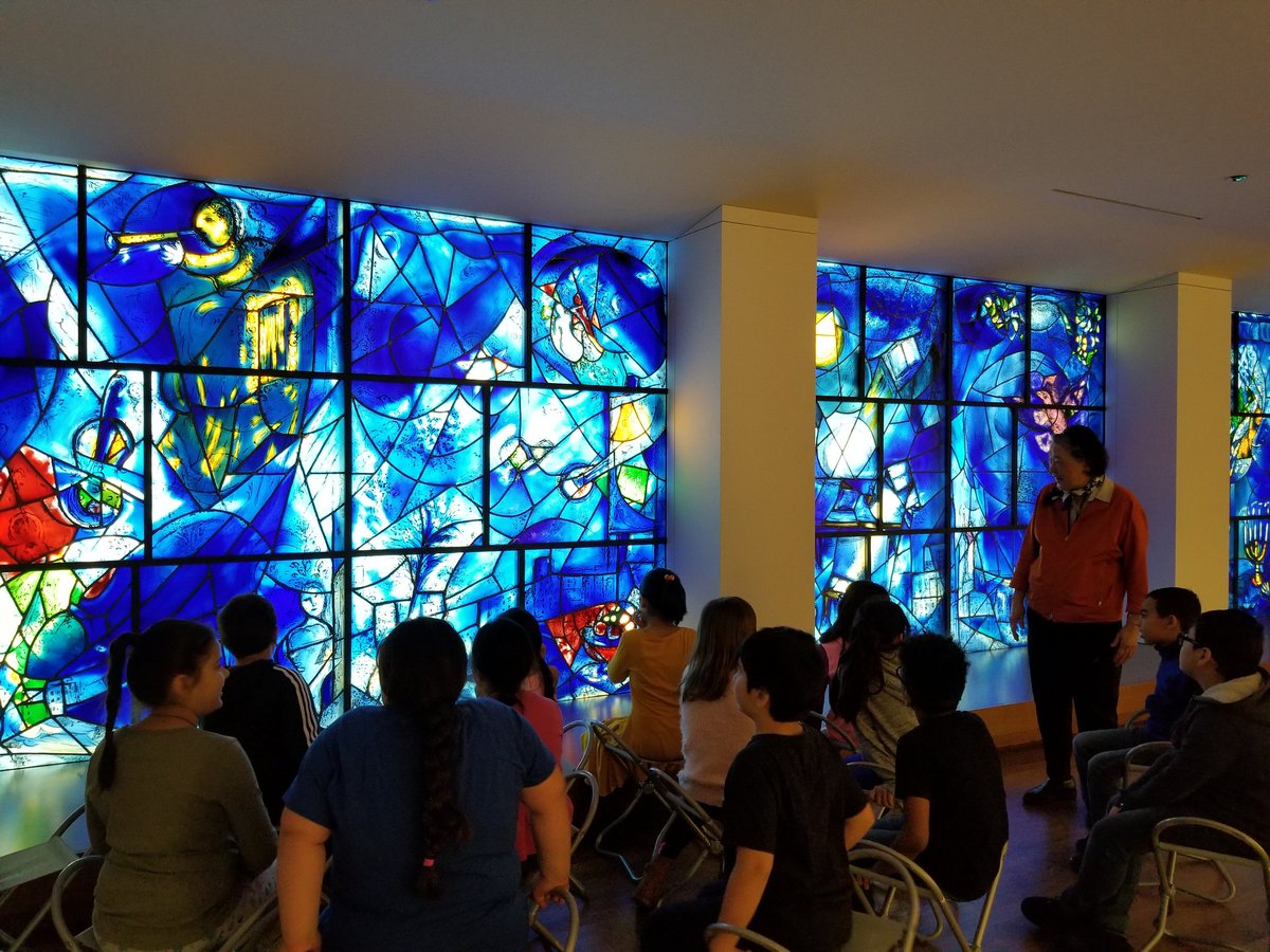 violaartroom's tweet photo. Great day to explore Chicago's Art Institute with Pietrini 4th graders! https://t.co/5VEy4JKQCg