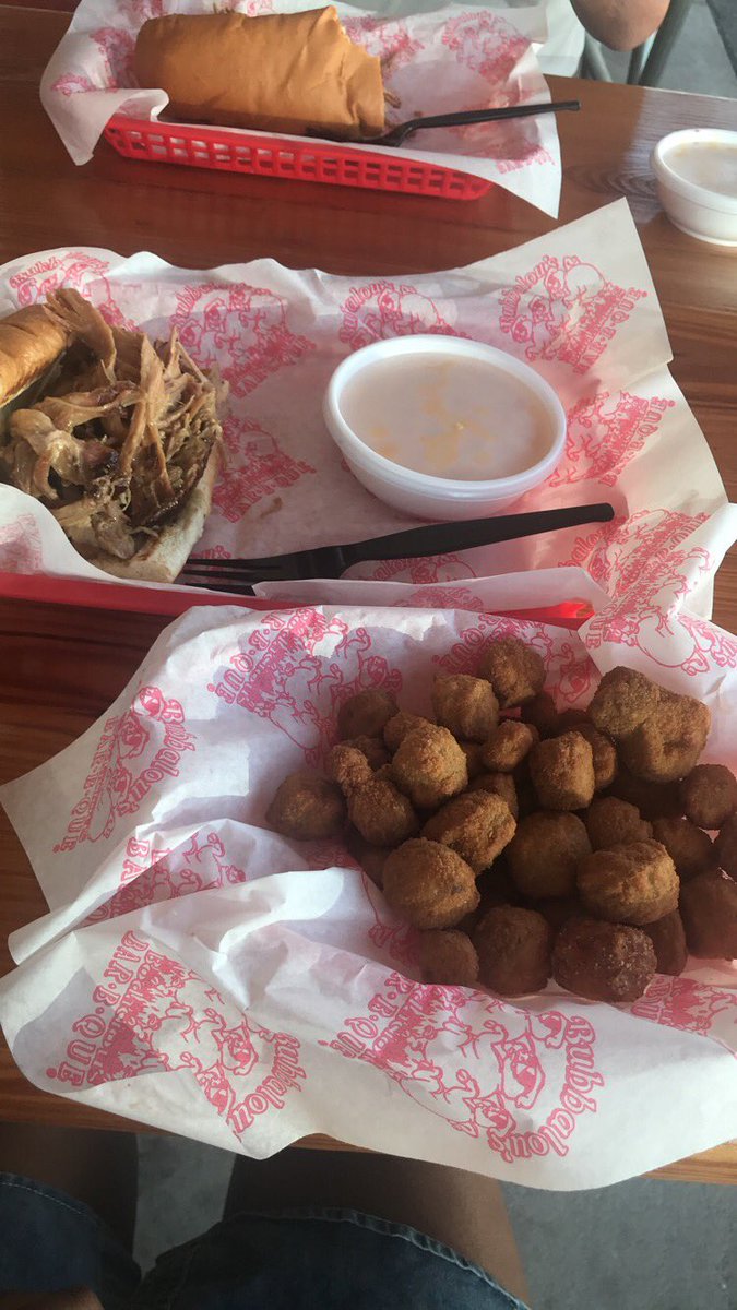 QueenSemira's tweet photo. Lunch with @Semiraspainslv1
Pulled pork with Mac and cheese and fried okra π
#ilovebarbecue #EbonyDomme #dommeoutings #FLDominatrix #FLR https://t.co/AvngPea0ai