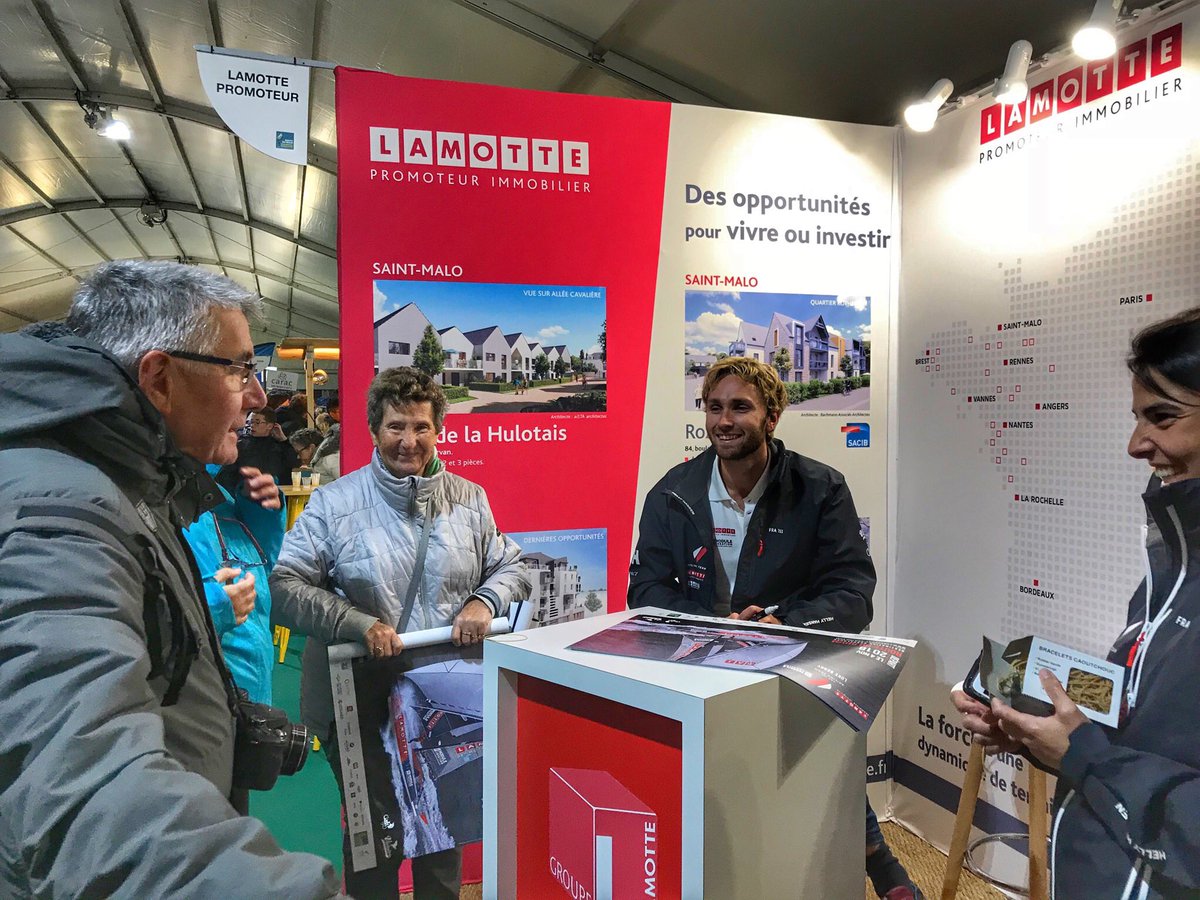 GroupeLamotte's tweet photo. [LIVE] 📸 Dernière séance de dédicace de notre skipper @LukeBerrySailor sur le Stand Lamotte suivie de l’émission @kopwest @radio_hitwest ! @routedurhum @VilleSaintMalo @Modulecreation 
#GoLukeBerry #RDR2018 #LamotteModuleCreation #RouteDuRhum https://t.co/OqOZUCPLTK