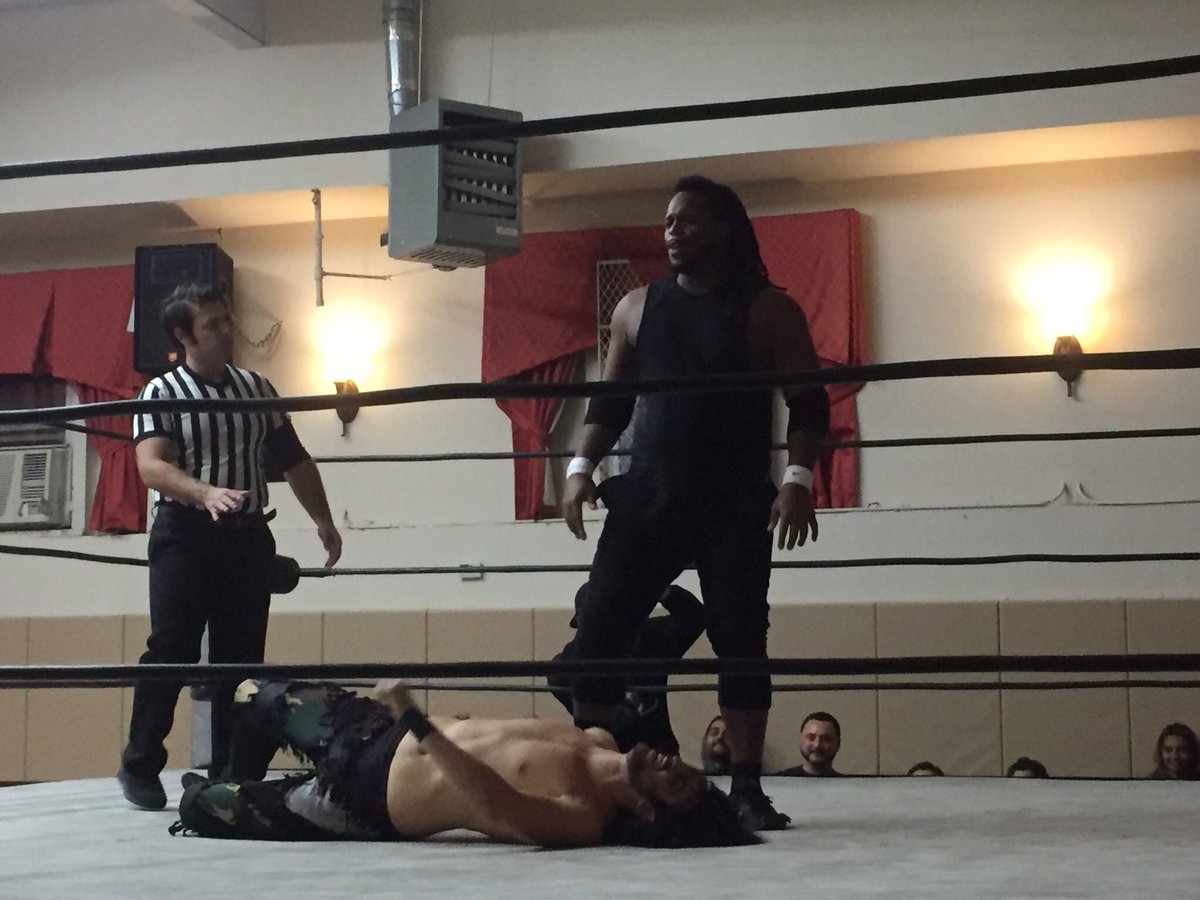 MichaelJPuddy's tweet image. Kicking ass and taking names, just another day at the office for @HesOnliine #BigCuzzo!