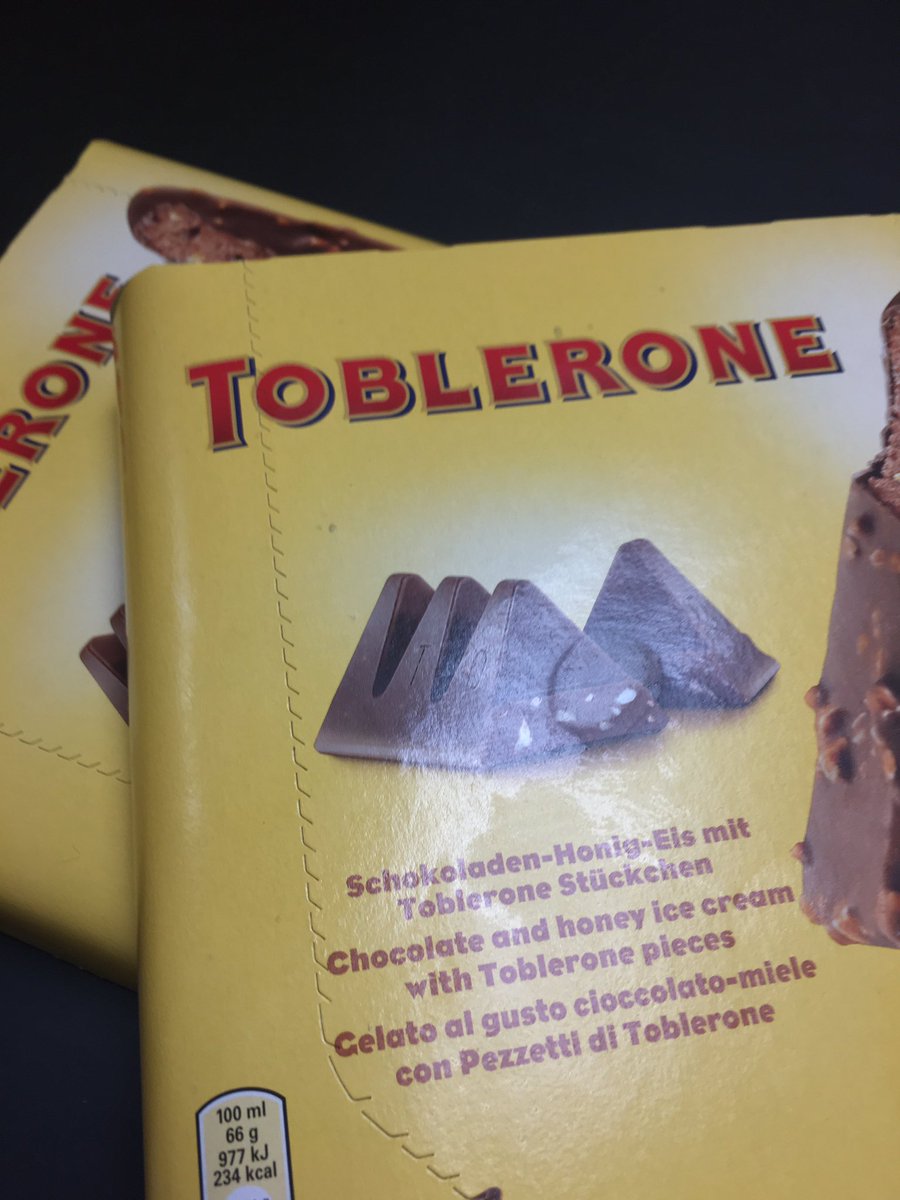 JaneSlavin's tweet image. Oh my GOD WHAT HAVE I FOUND???? #triangularchocolate #givemetoblerone