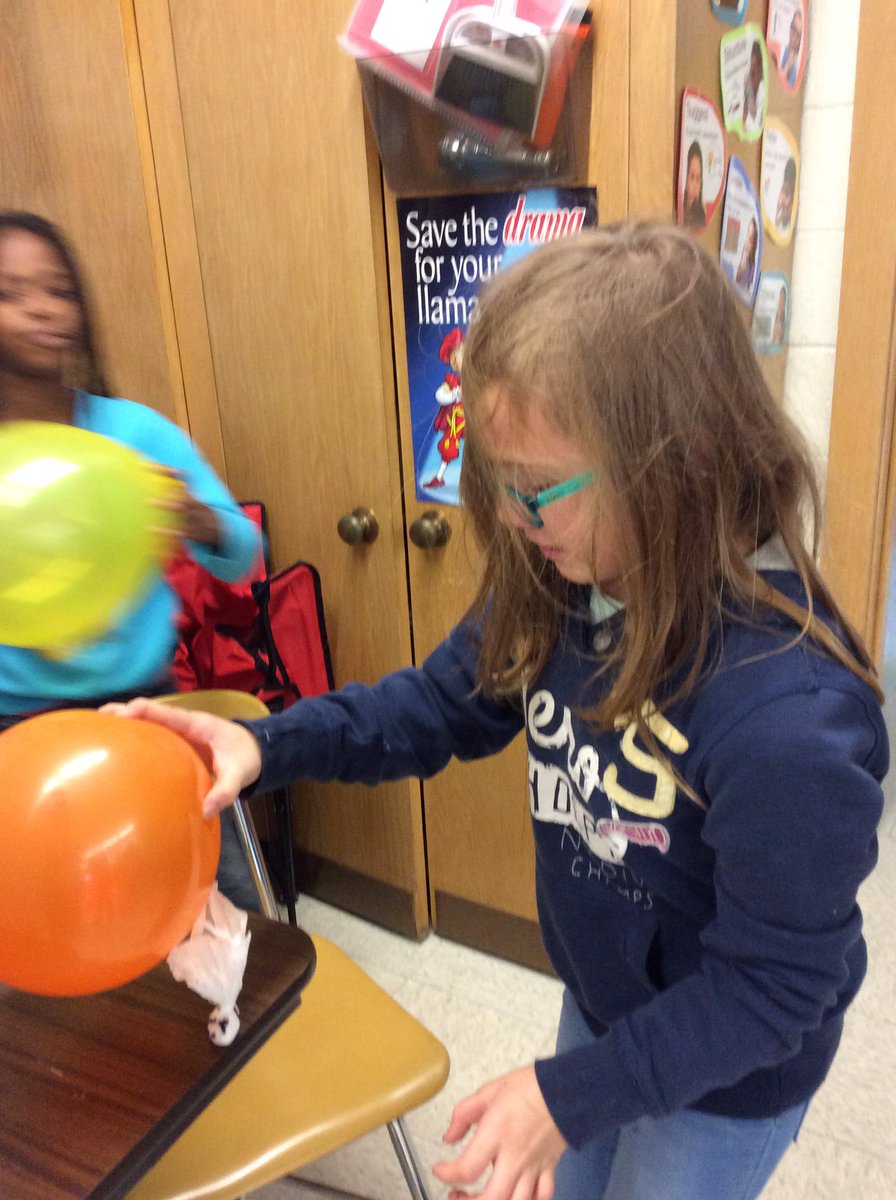lrabenhorst12's tweet photo. 4th Graders experience spooky static electricity. https://t.co/IF3eXu3OQd