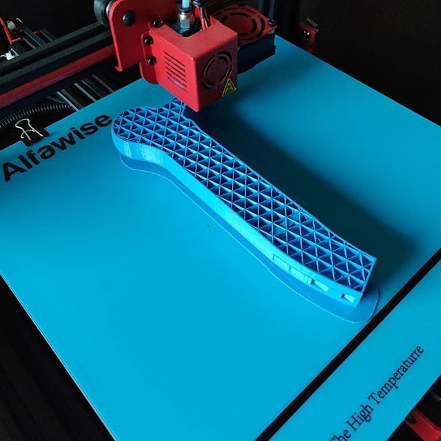 carlos_ccorreia's tweet photo. Acessórios para o Halloween, compram ou fazem em casa? 🎃🦇
#3dprinter #alfawiseu20 #halloween #3dprinting #techlife #boneknife #alfawise https://t.co/yE2wmLl422