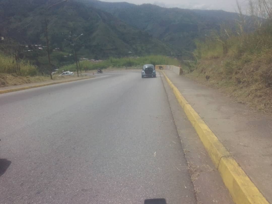 Totalmente limpia quedó la Cuesta del Chama tras operativos Alcaldía Comunidad Con la finalidad de brindar espacios públicos limpios en la ciudad capital. #29Octubre #MERIDA #Asumimoselcompromiso #limpieza