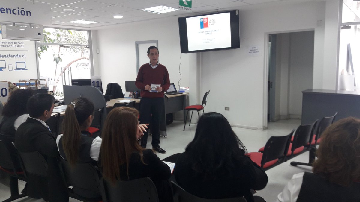 IPSTarapaca's tweet photo. Funcionarios y funcionarias de las sucursales de nuestra institución en #Tarapacá reciben capacitación de parte de @SernamegTarapac sobre buenas prácticas laborales #Iquique https://t.co/Jtl0Yg0dGu