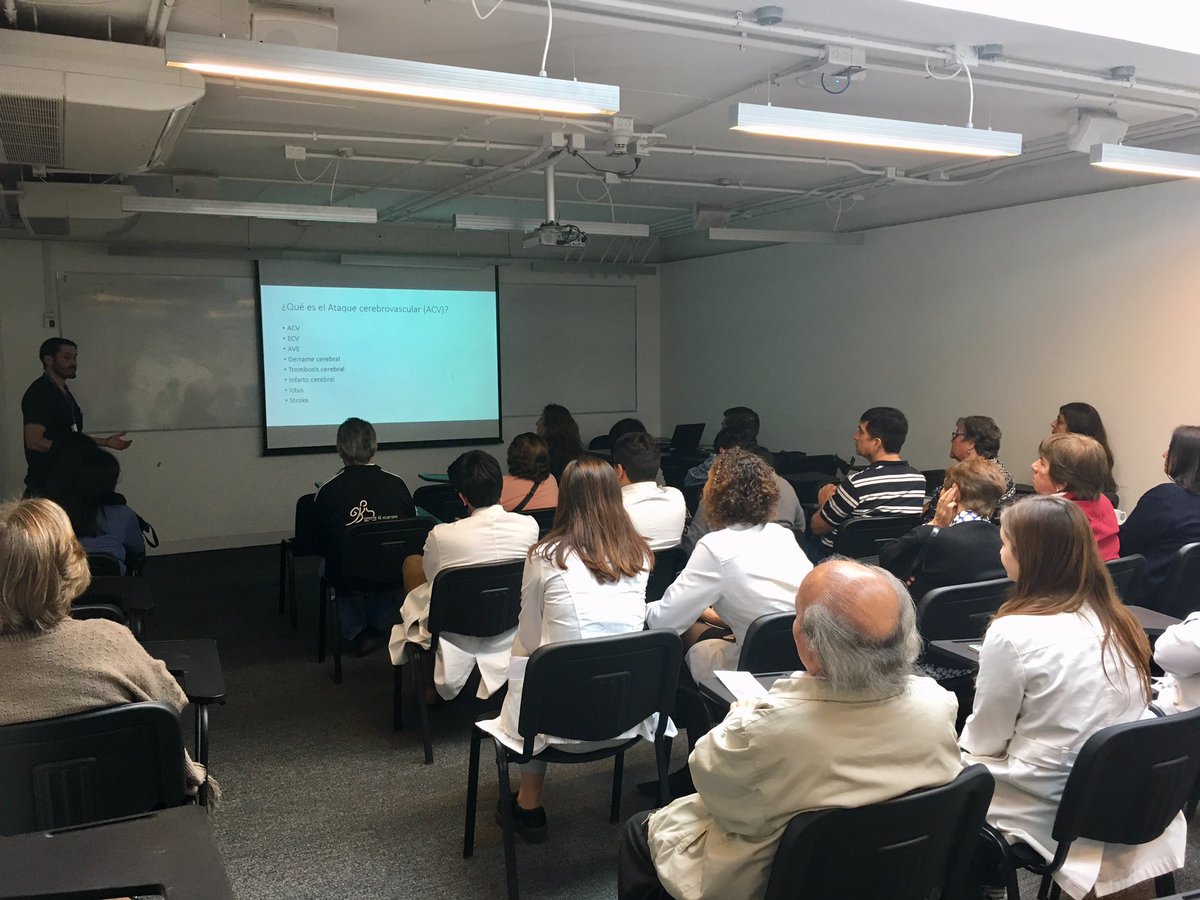 neuropuc's tweet image. Celebrando el #WorldStrokeDay con pacientes, familiares y equipo de neurorrehabilitación en una jornada de capacitación @ucchristus @FacMedicinaUC. El neurólogo Dr. Diego Gutiérrez @DiegoGu03161955 y nuestra enfermera Elizabeth Vergara haciendo educación sobre #UpAgainAfterStroke