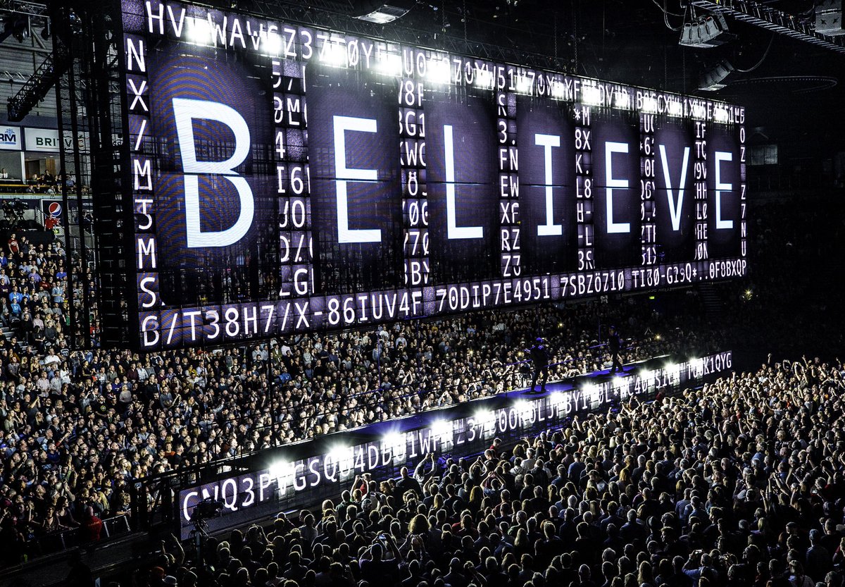 U2_News's tweet photo. #Repost @u2
ใปใปใป
โLove, we shine like a burning star...โ
#U2 #U2eiTour #U2SongsofExperience #flyonawall #Belfast https://t.co/Q9TwCRoRxz