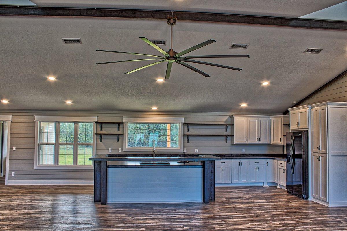 bilbrey36's tweet photo. Who is ready for this awesome Industrial Farmhouse to go live tomorrow in Early, Texas?
#BilbreyHomeandRanchGroup #KellerWilliamsRealty #TunnellConstruction #SavageSaint #McMilliamRusticFurniture #HeartofTexasFlooring
#IndustrialFarmHouse #HGTV #EarlyTx #SiteViewInnovations https://t.co/rnaVQn06Qw