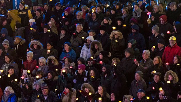 CP24's tweet photo. Toronto vigil honours victims of Pittsburgh synagogue massacre https://t.co/GwpvUYzFbB https://t.co/x3JcI6FdrY