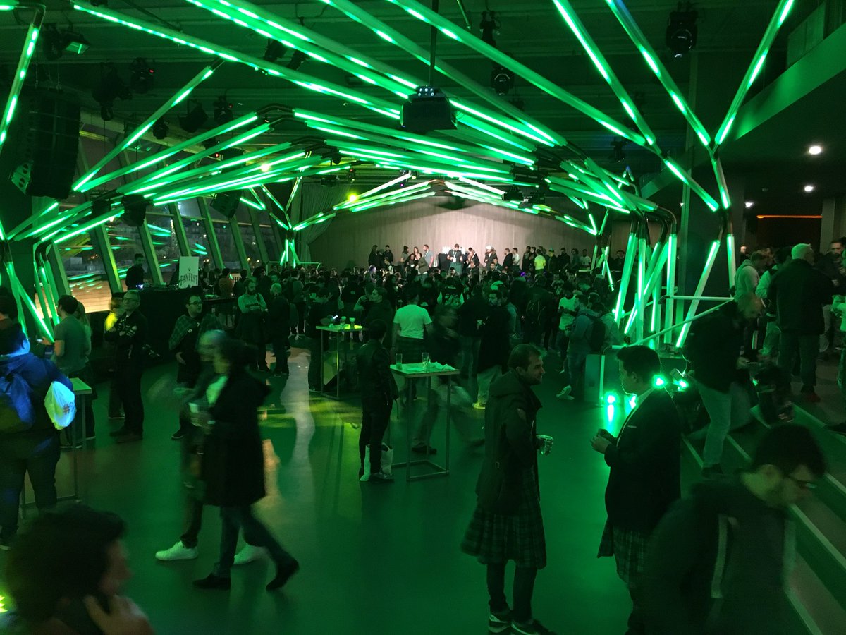plasmaaah's tweet photo. Merci à @XboxFR pour cette soirée #XBoxFanFest au top ❣️👌 
C’est avec plaisir qu’on remettra ça avec la team @Halo_France ! https://t.co/REiQT7RN83