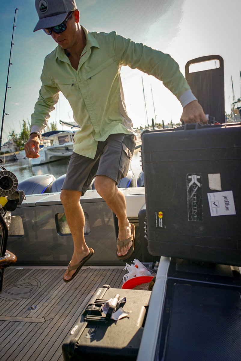 KELEKTIVE's tweet photo. High-end production takes a collective effort 💪 @Tylerkap1 loads camera gear onto the rig for a day of filming  @GulfstreamYacht @DiscoverWaterTv #thisisouroffice #slaterproductions #discoveringwatertv https://t.co/DPGPFbXq3k